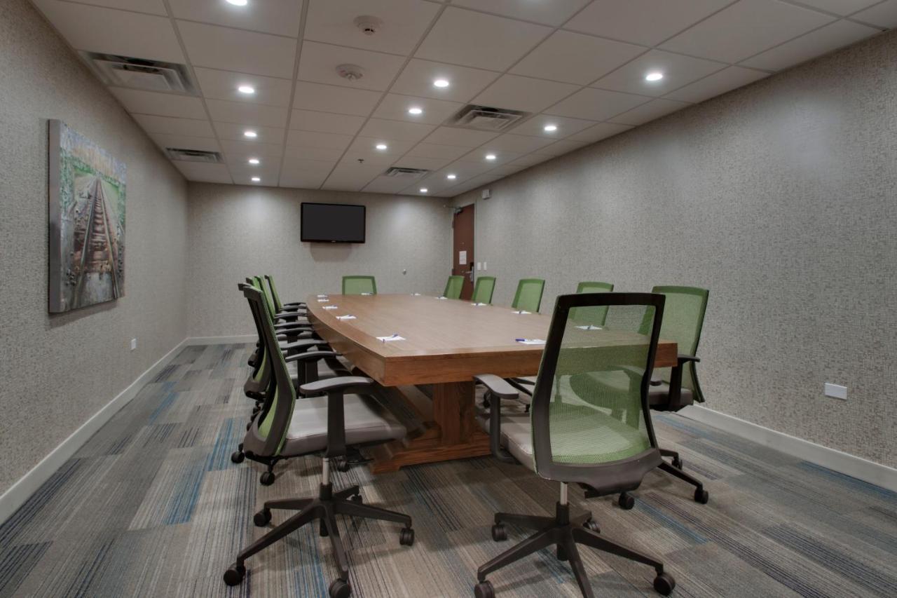 Holiday Inn Express & Suites Aurora - Naperville By Ihg Экстерьер фото
