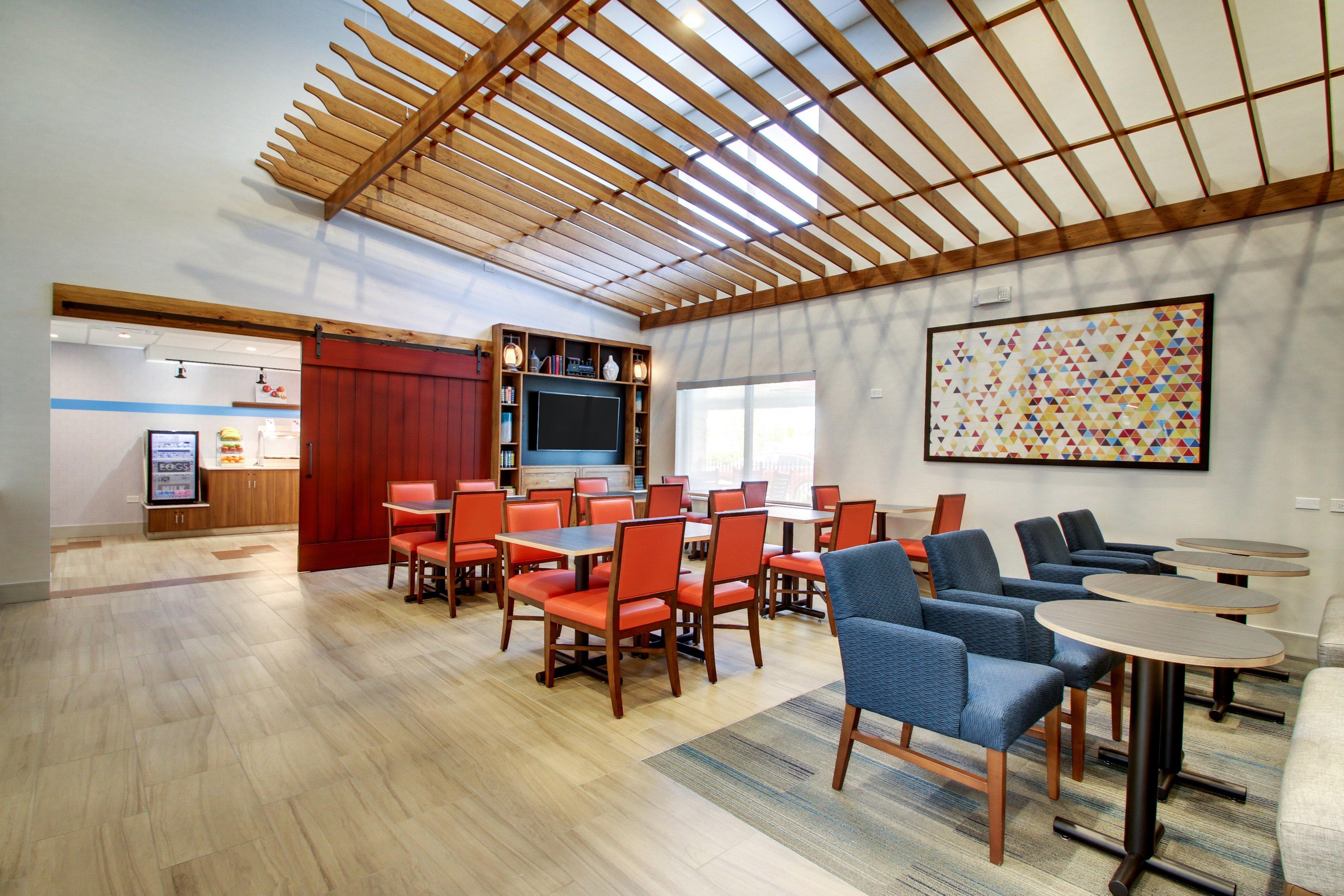 Holiday Inn Express & Suites Aurora - Naperville By Ihg Экстерьер фото