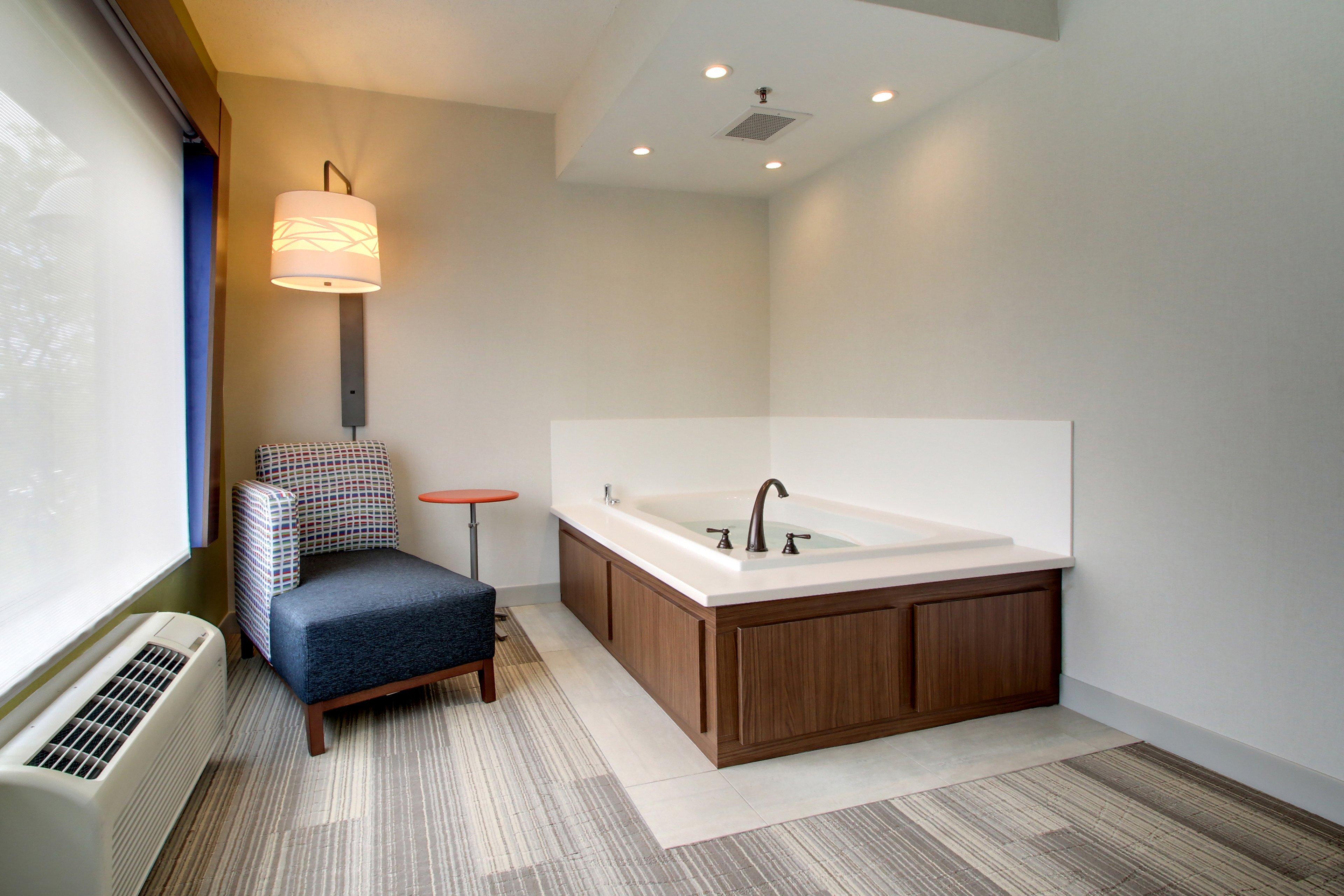 Holiday Inn Express & Suites Aurora - Naperville By Ihg Экстерьер фото